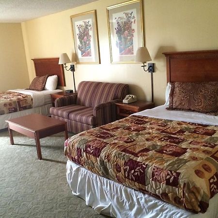 Plaza Hotel And Suites Pine Bluff Bagian luar foto