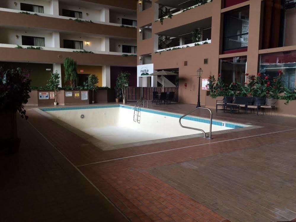 Plaza Hotel And Suites Pine Bluff Bagian luar foto