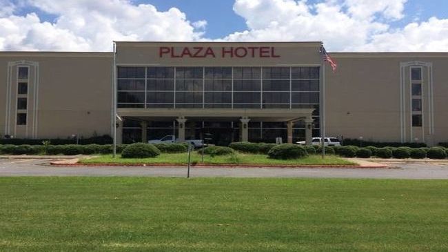 Plaza Hotel And Suites Pine Bluff Bagian luar foto